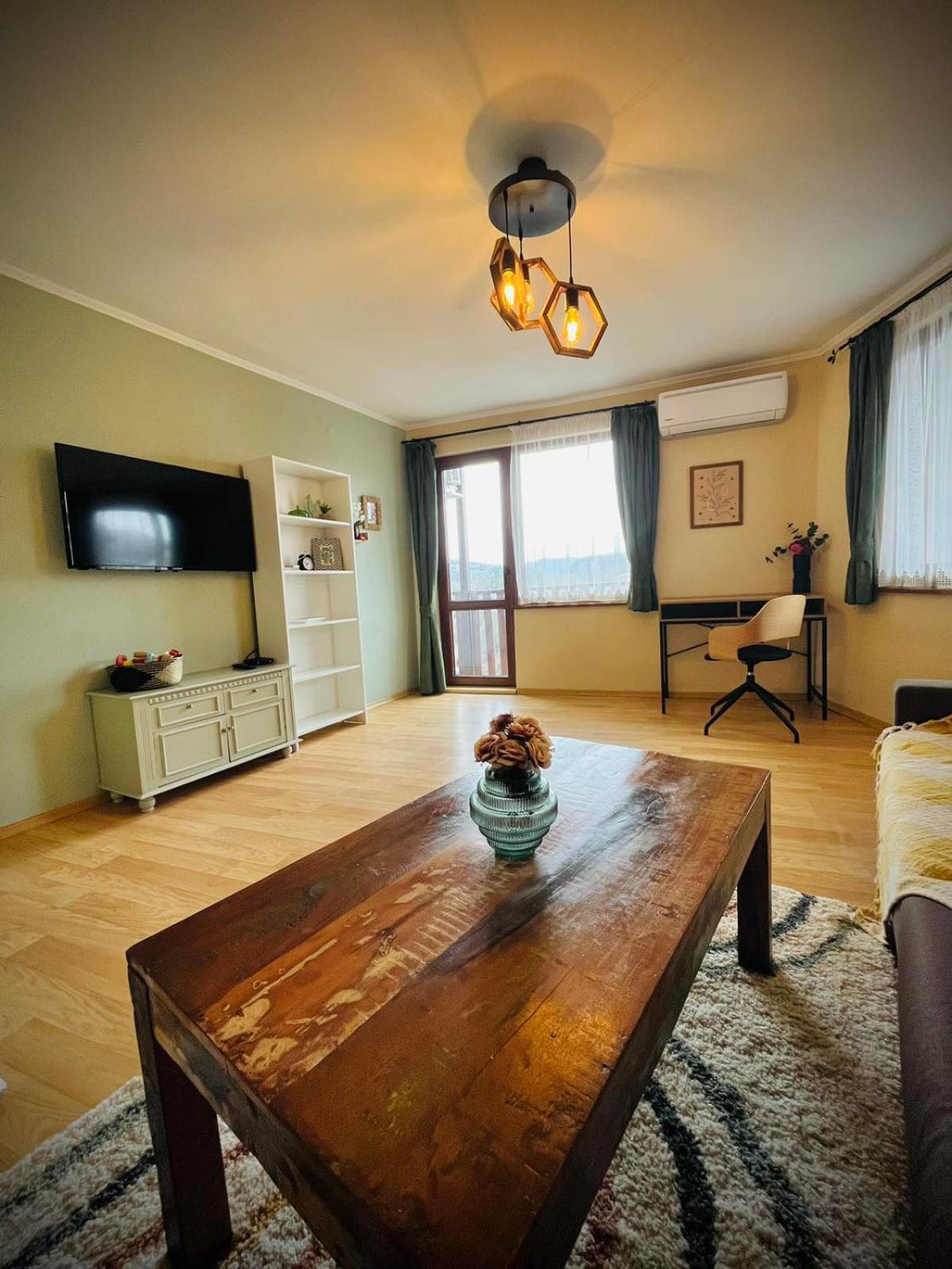 The Green Guest House-Amazing View, Top Location, Entire House