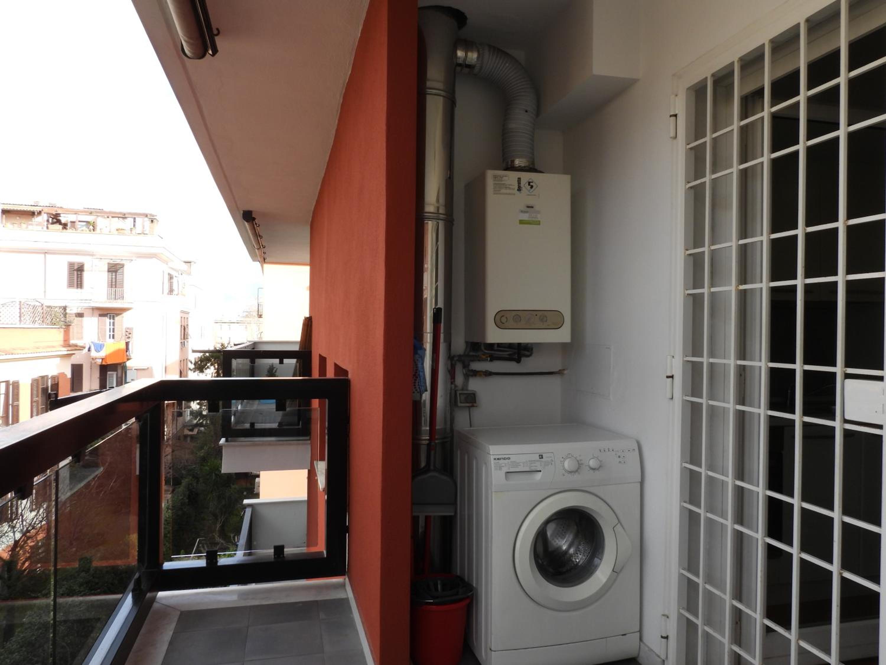 The Right Place 4U Roma Monteverde Al Palazzetto Apartment with Terrace&Garage