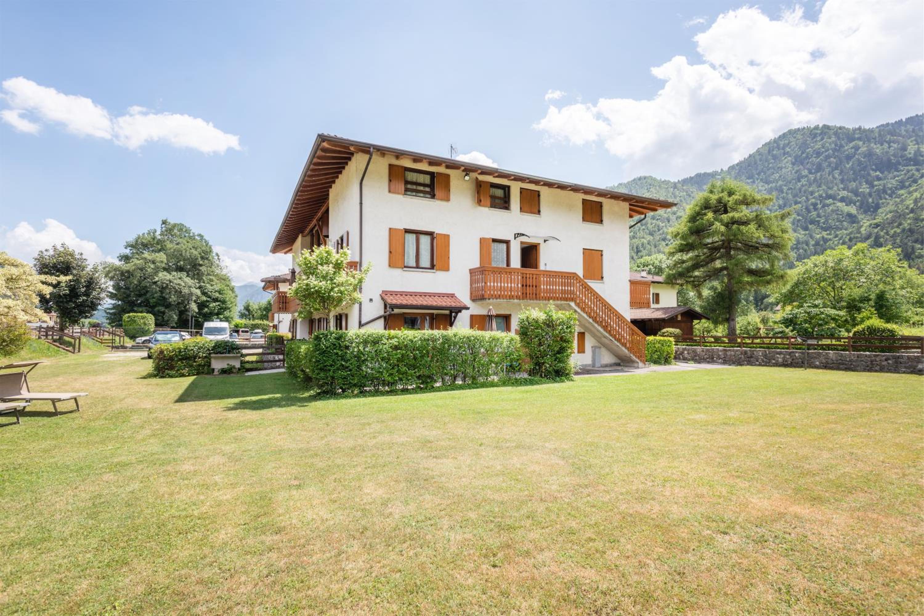 CROSINA HOLIDAY - Casa Lucia view 2