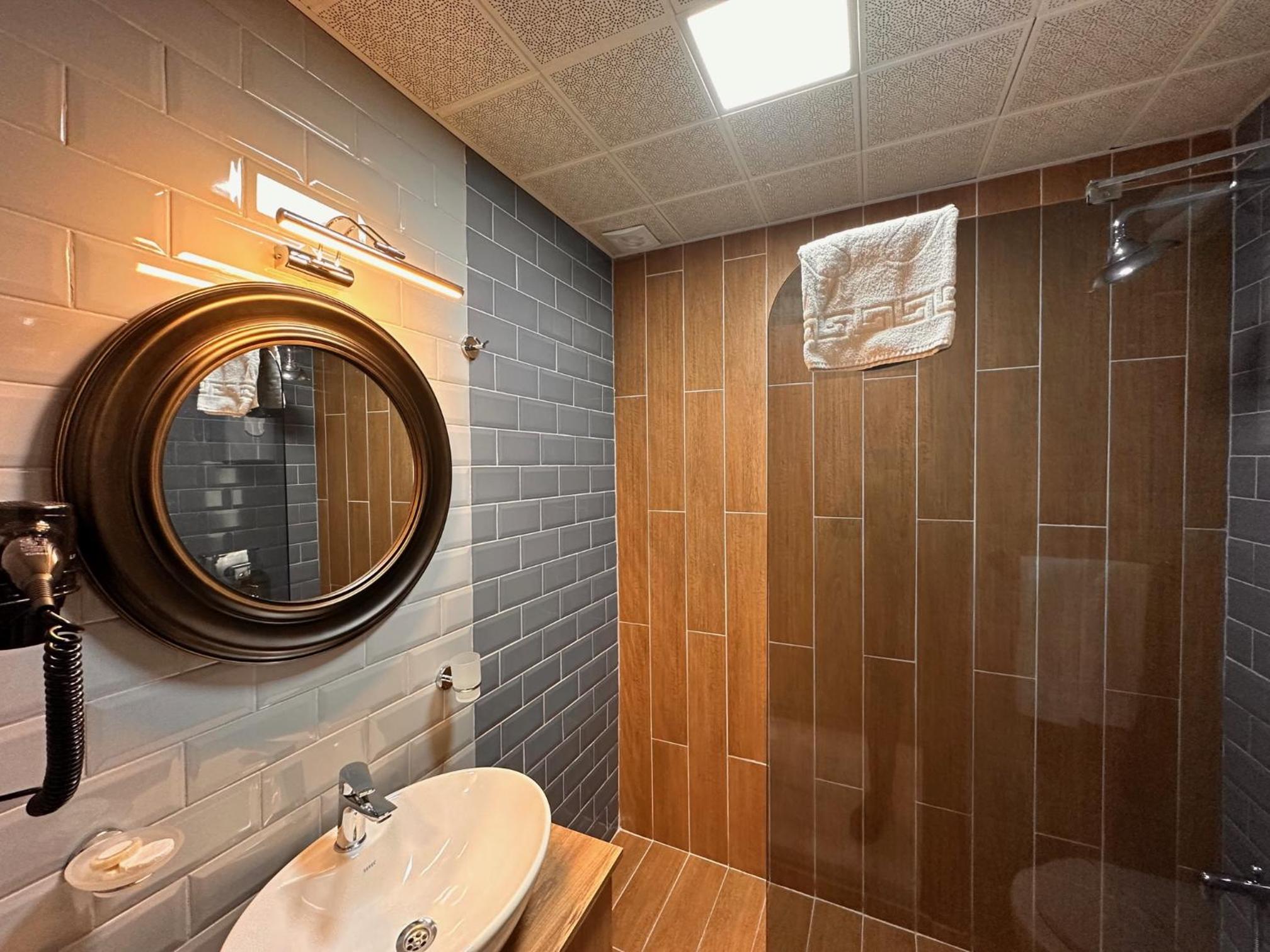 KA Hotel & Suites - Image 40