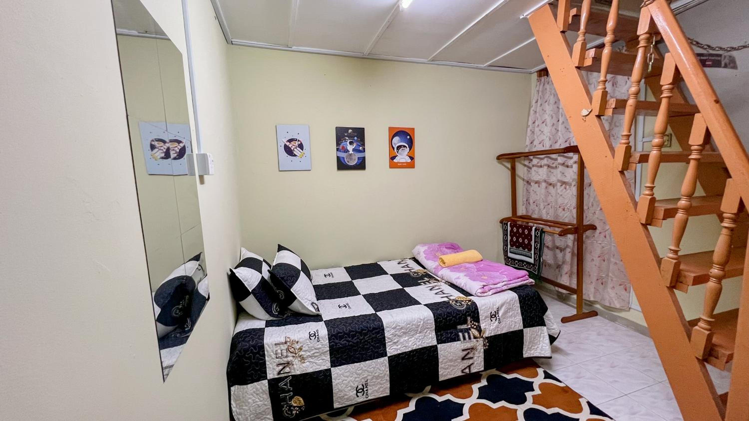Mahkota Aman Guest House - 5pax photo 3