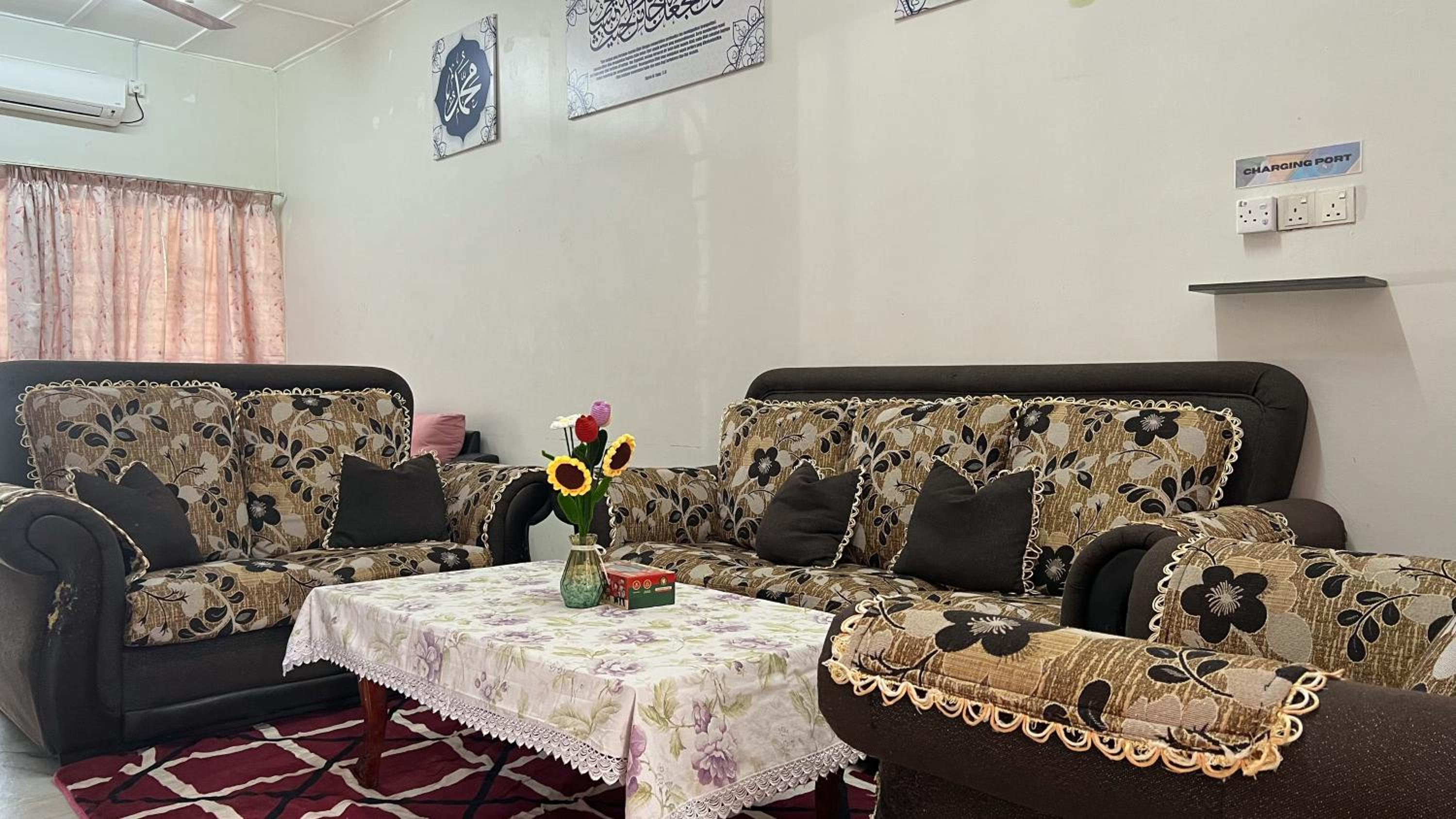 Mahkota Aman Guest House - 5pax photo 4