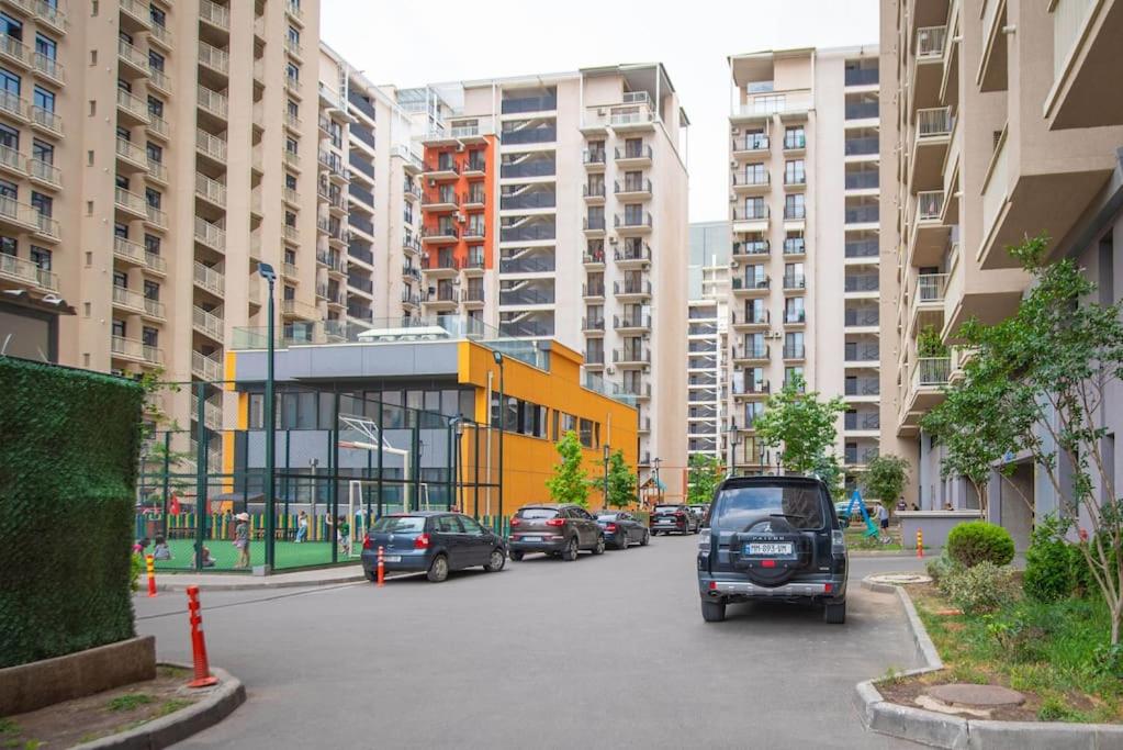 1BR Apartment - Free Parking - Self Check-in - Delisi Metro 5 Min view 3