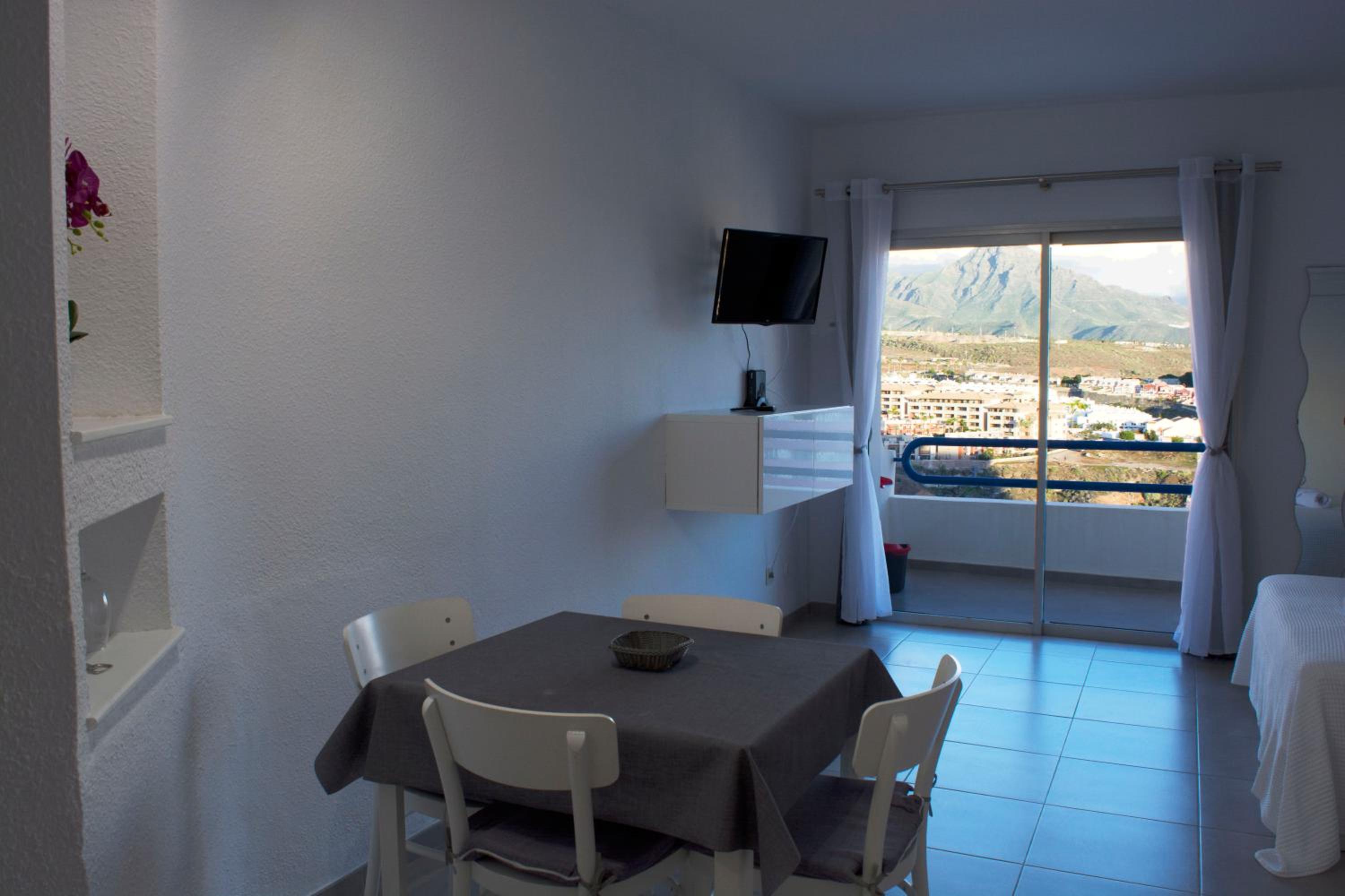 Cozy studio next to the sea view 5