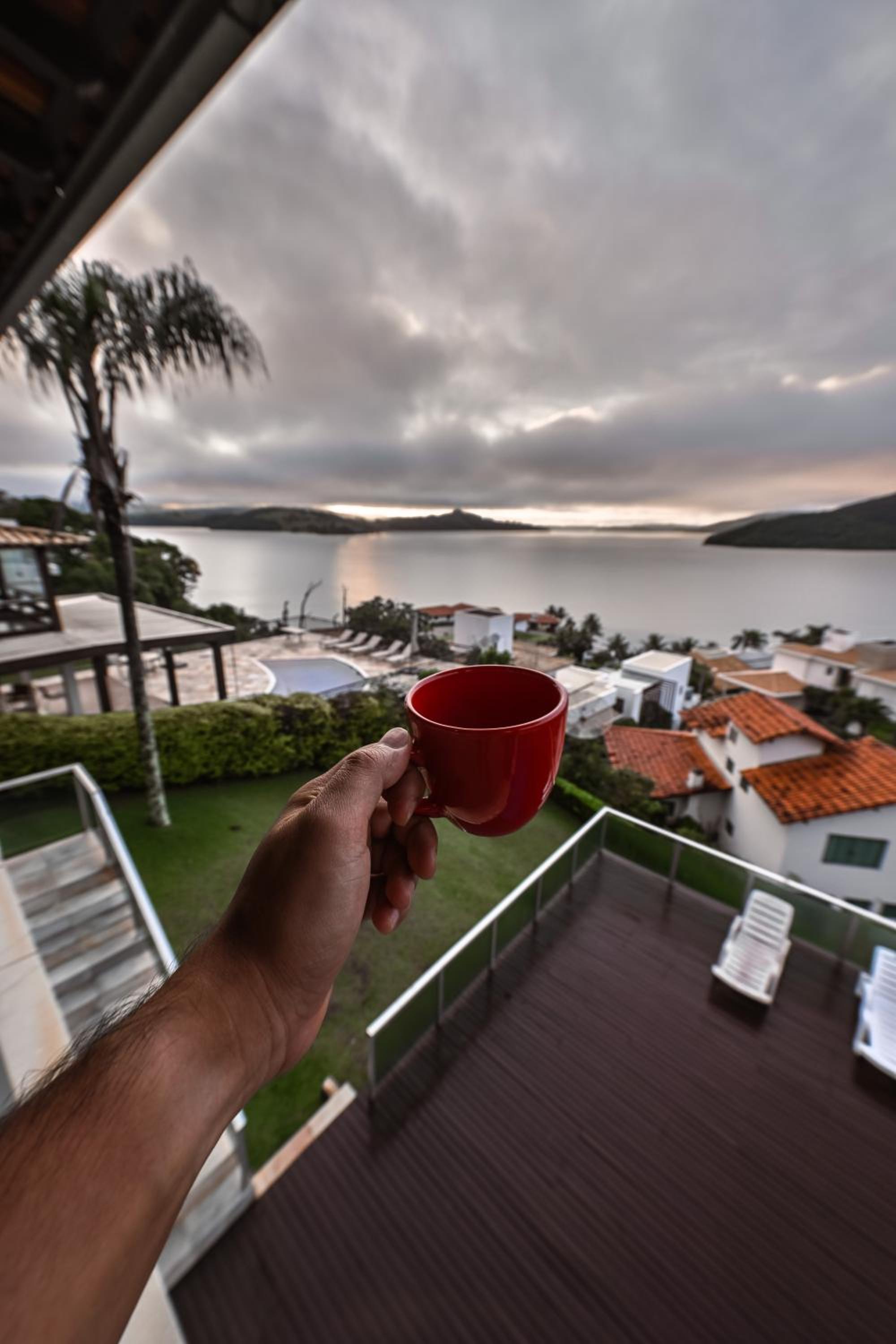 Vista Espetacular em Escarpas com Piscina
