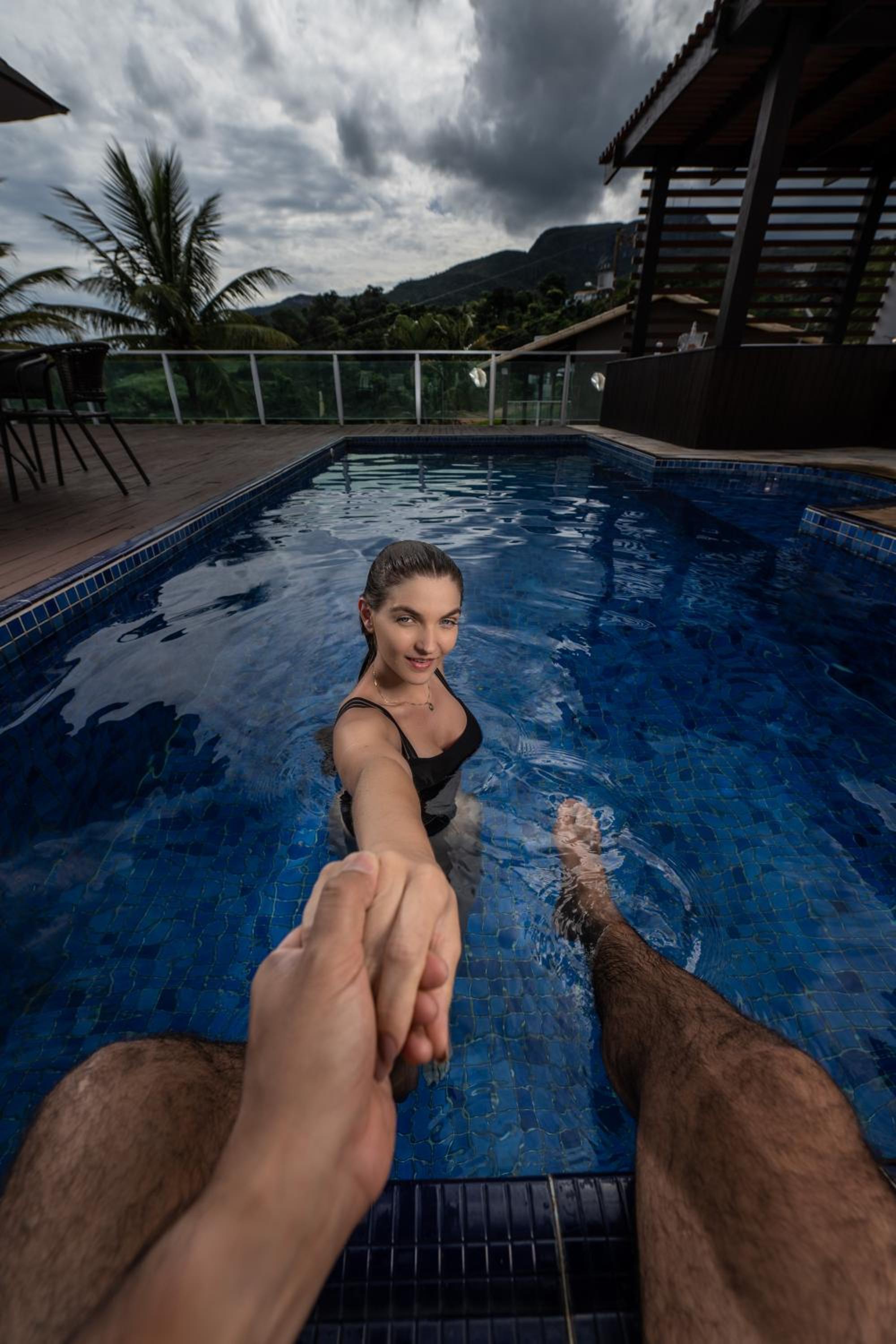 Vista Espetacular em Escarpas com Piscina