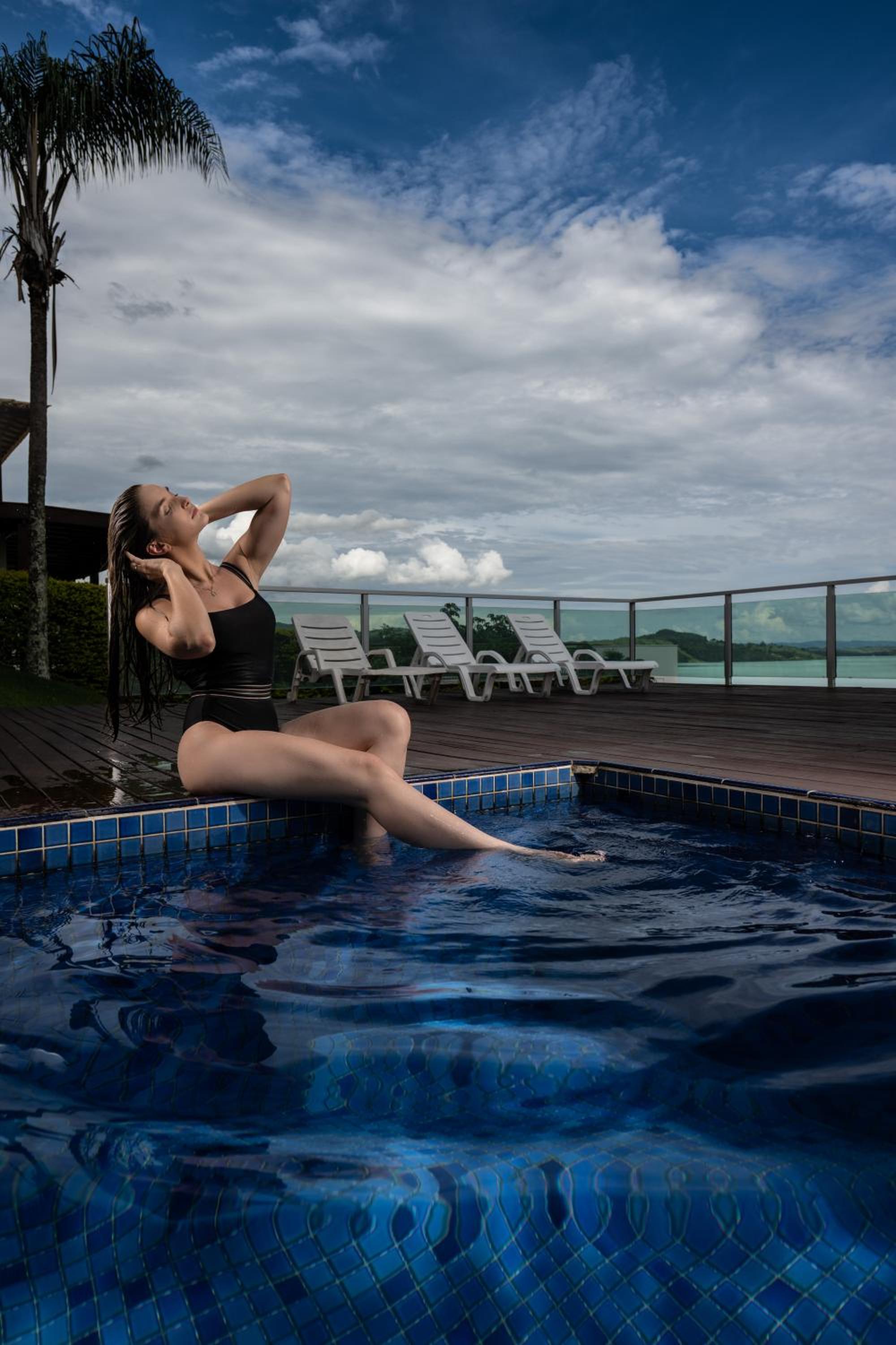 Vista Espetacular em Escarpas com Piscina