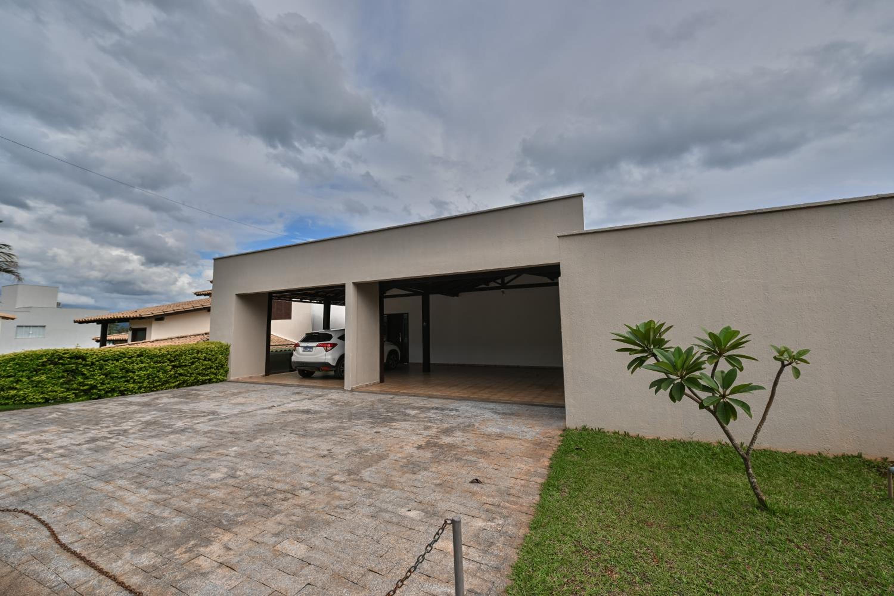 Vista Espetacular em Escarpas com Piscina