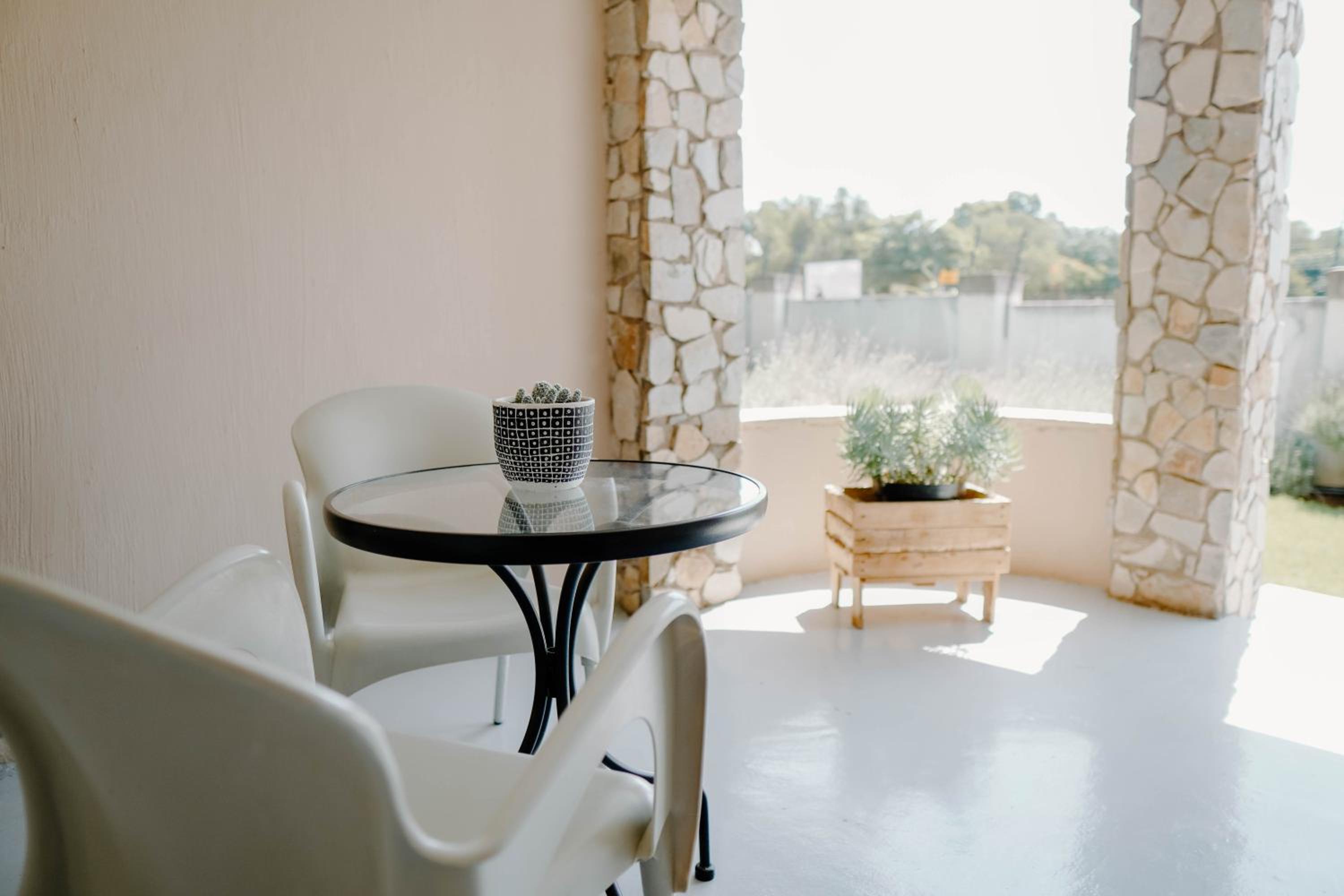Lighthouse Guesthouse & Cafe