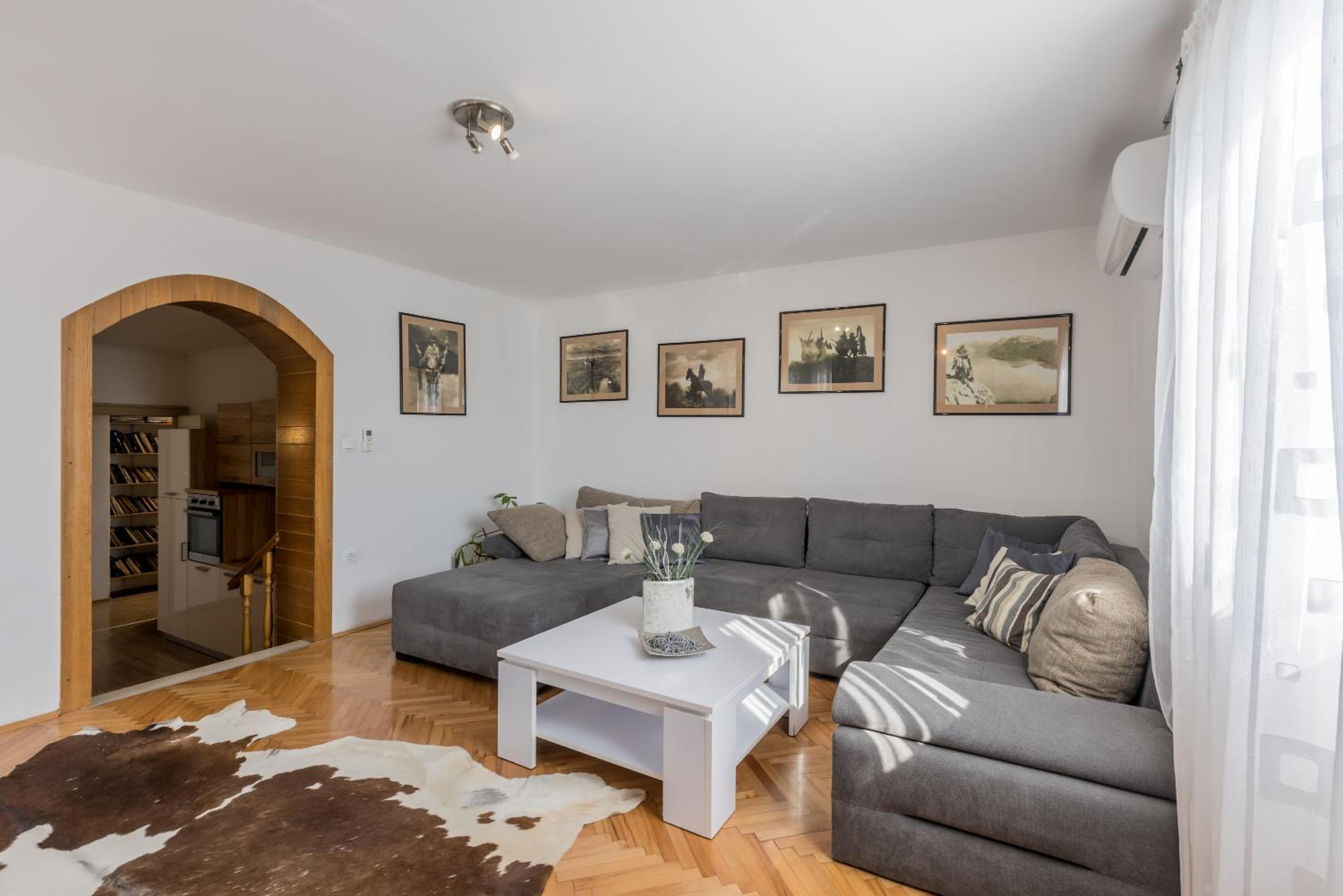 Boban Sunny Apartment view 4