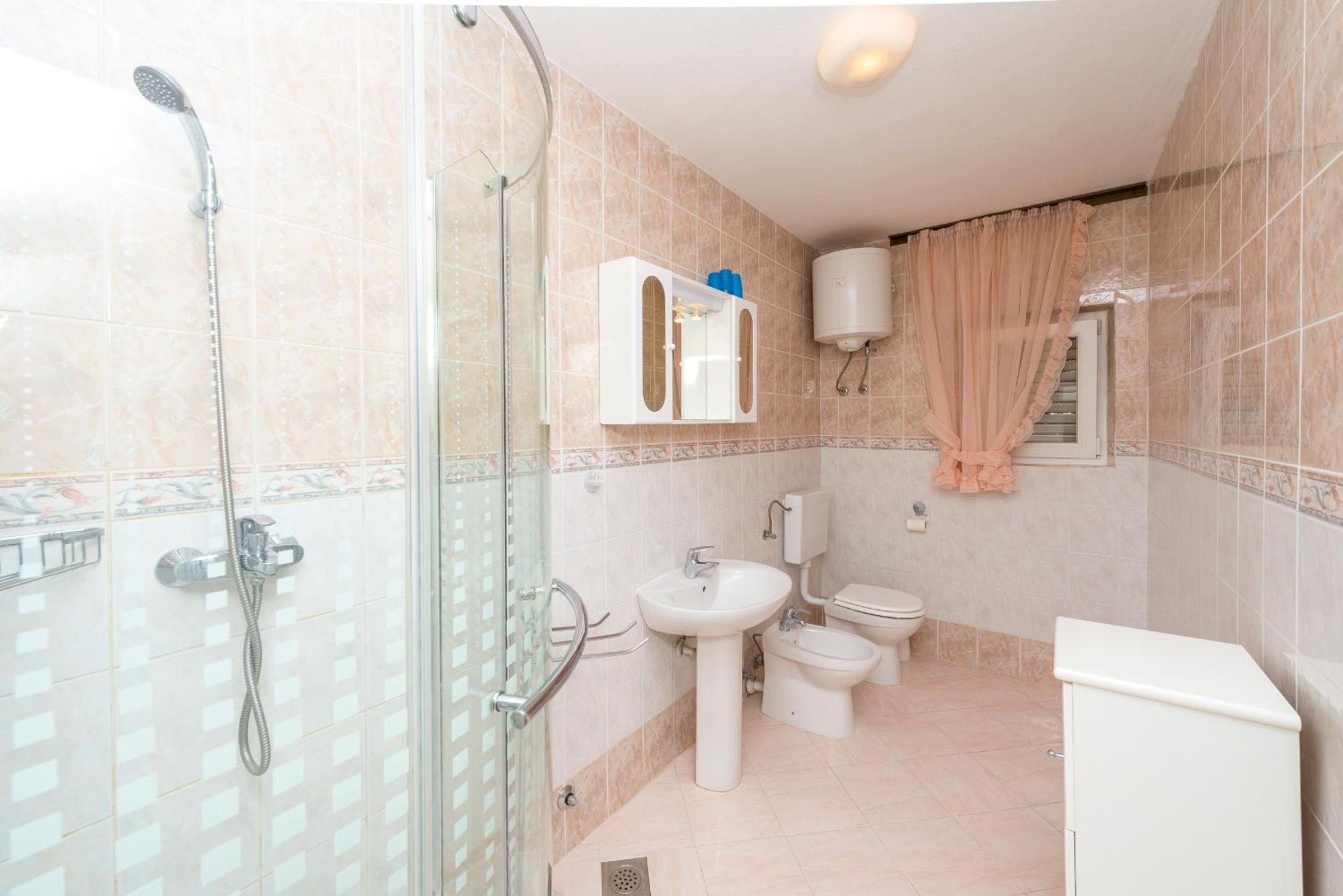 Stunning 3-Bed House in Orebic view 3