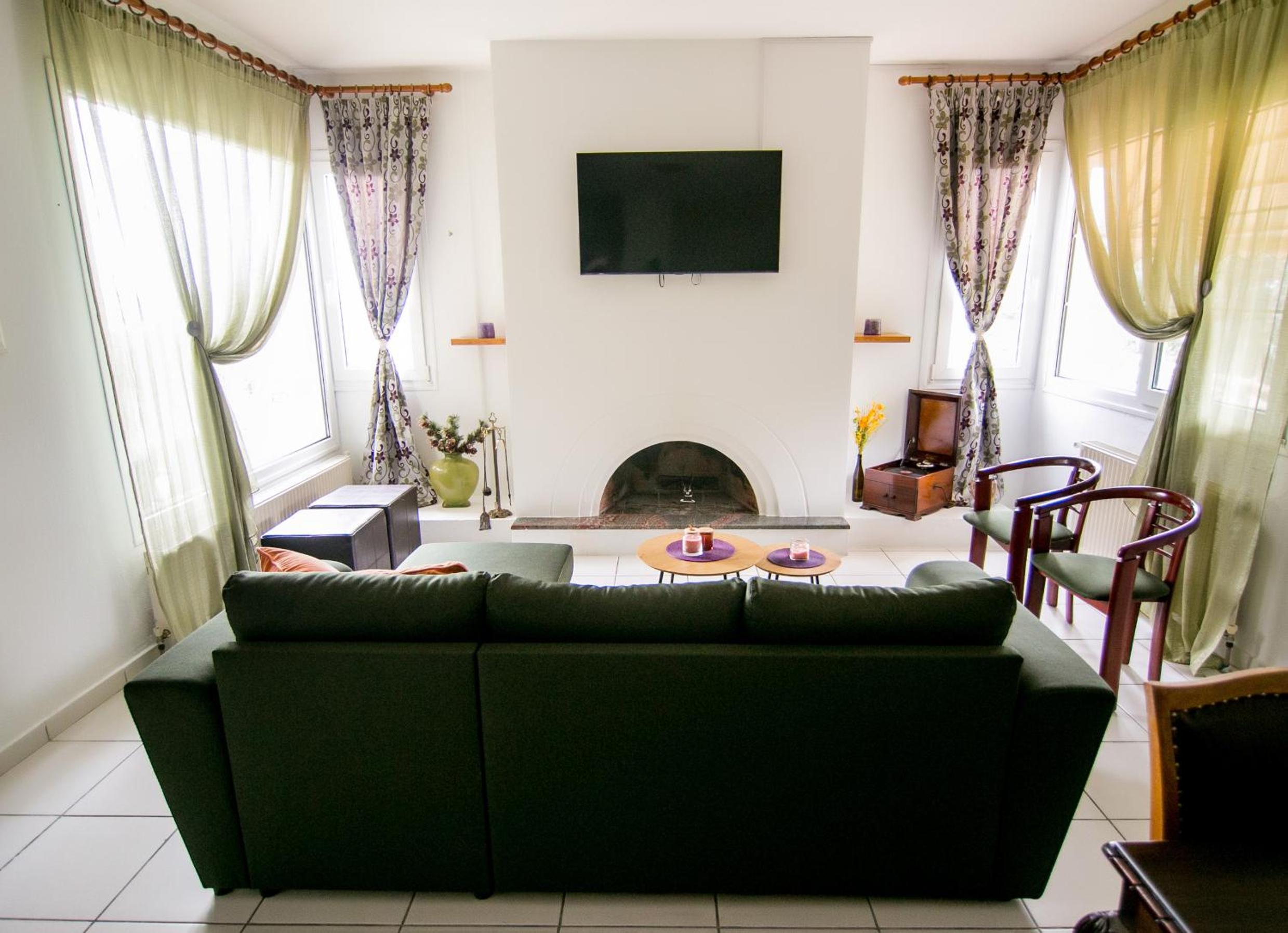 Luxury Chez-Moi view 3