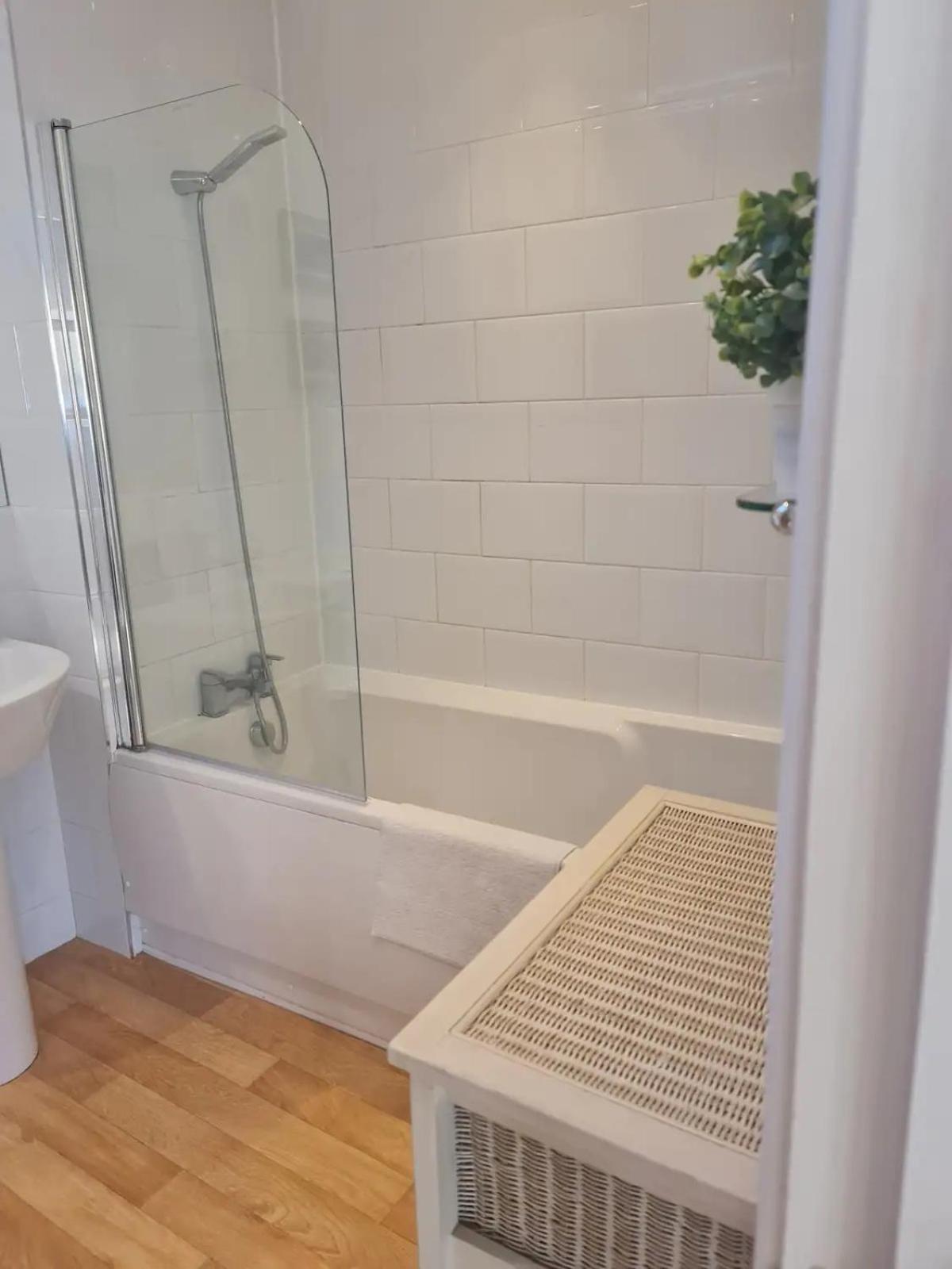 Worthing Vacations - Southcourt - Property Image 3