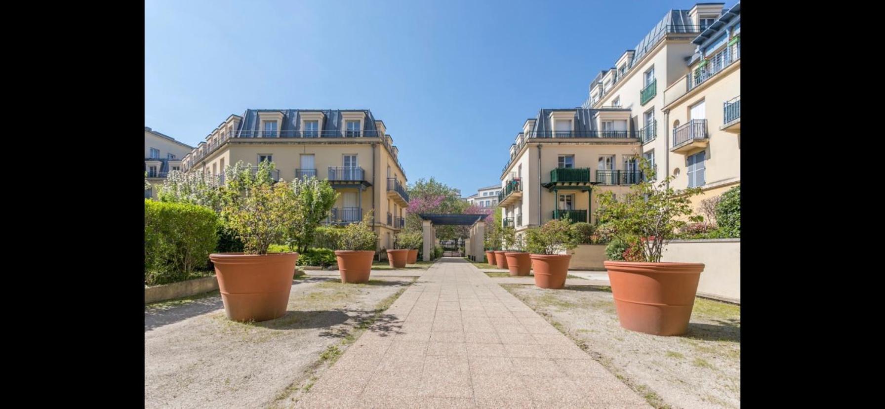 Disney, 8 p, comfortable 2 bedrooms family apartment, wifi, NETFLIX view 2