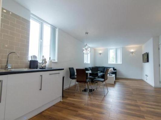 Live in Leeds Nazarene Apartments — photo 16