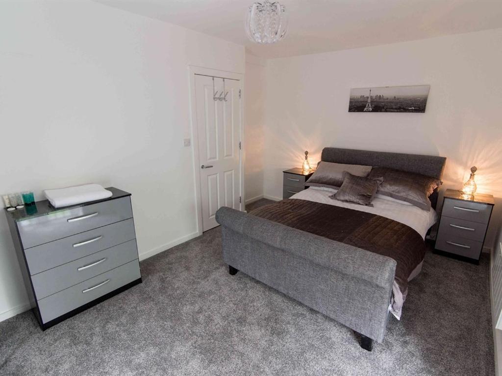 Live in Leeds Nazarene Apartments — photo 3