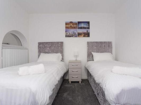 Live in Leeds Nazarene Apartments — photo 9