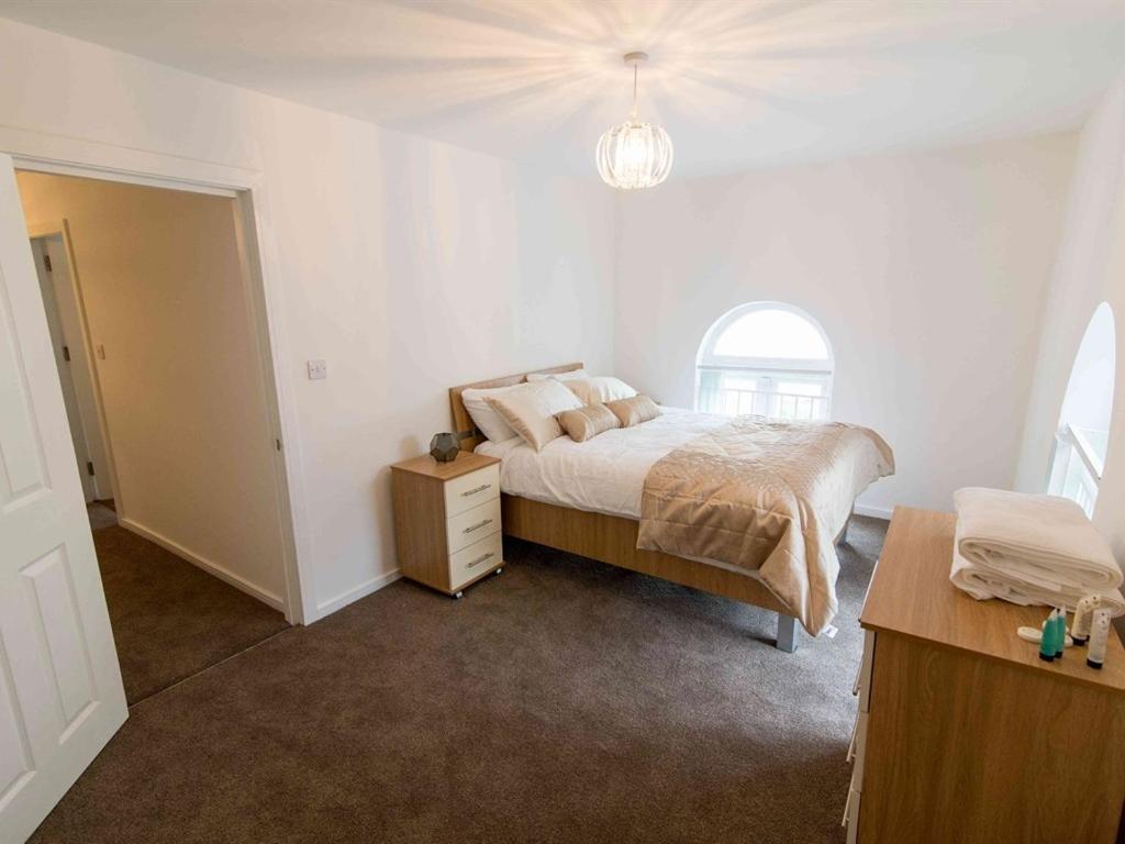 Live in Leeds Nazarene Apartments — photo 17