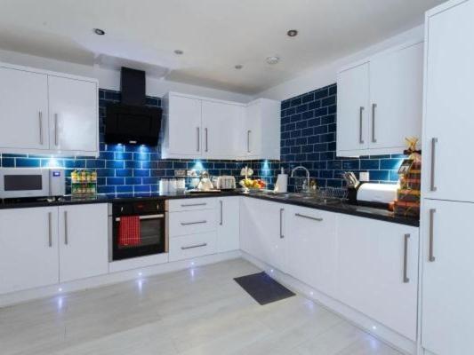 Live in Leeds Nazarene Apartments — photo 33