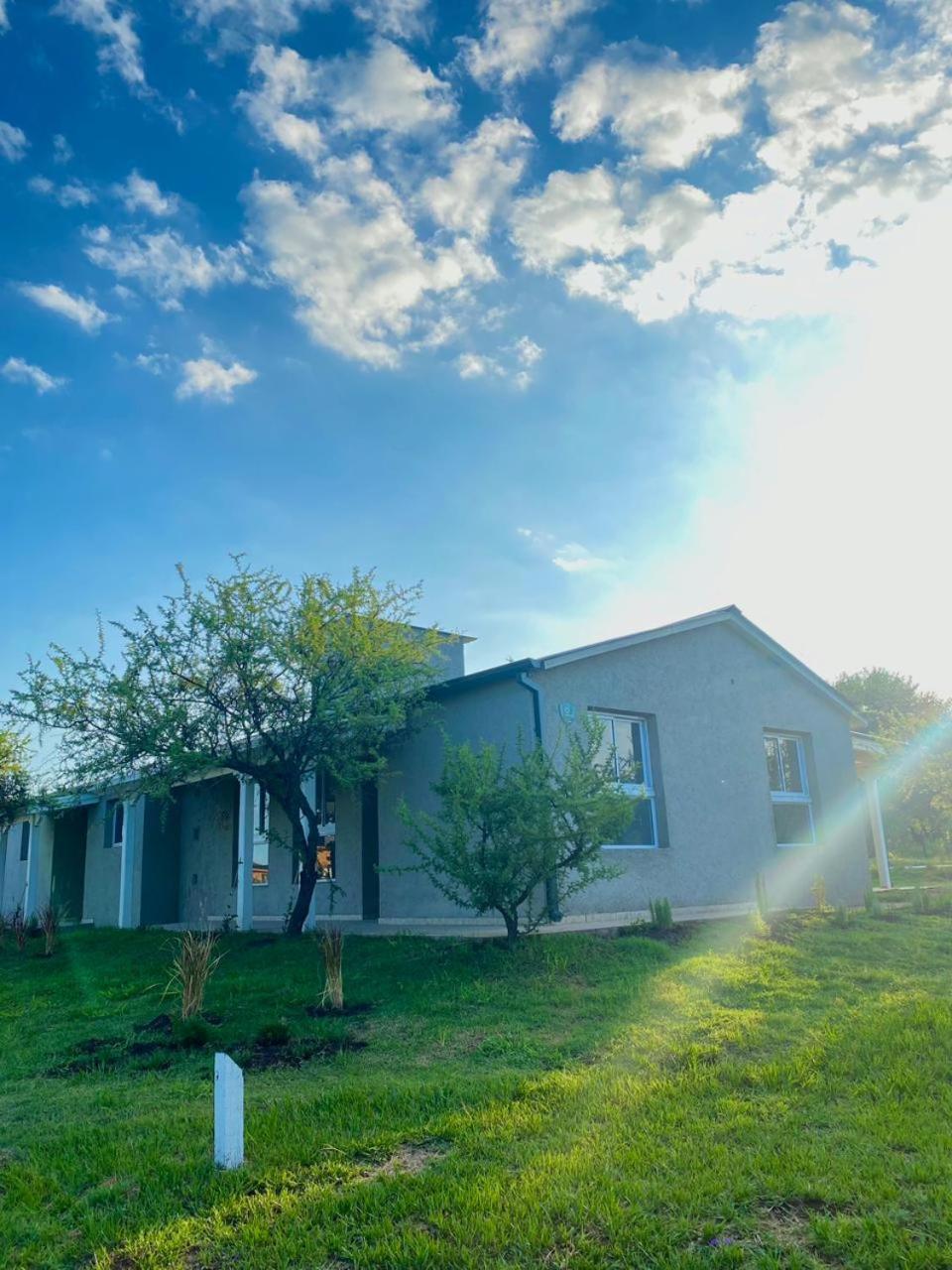 Hotel La Pasionaria casa de sierras - Image 1