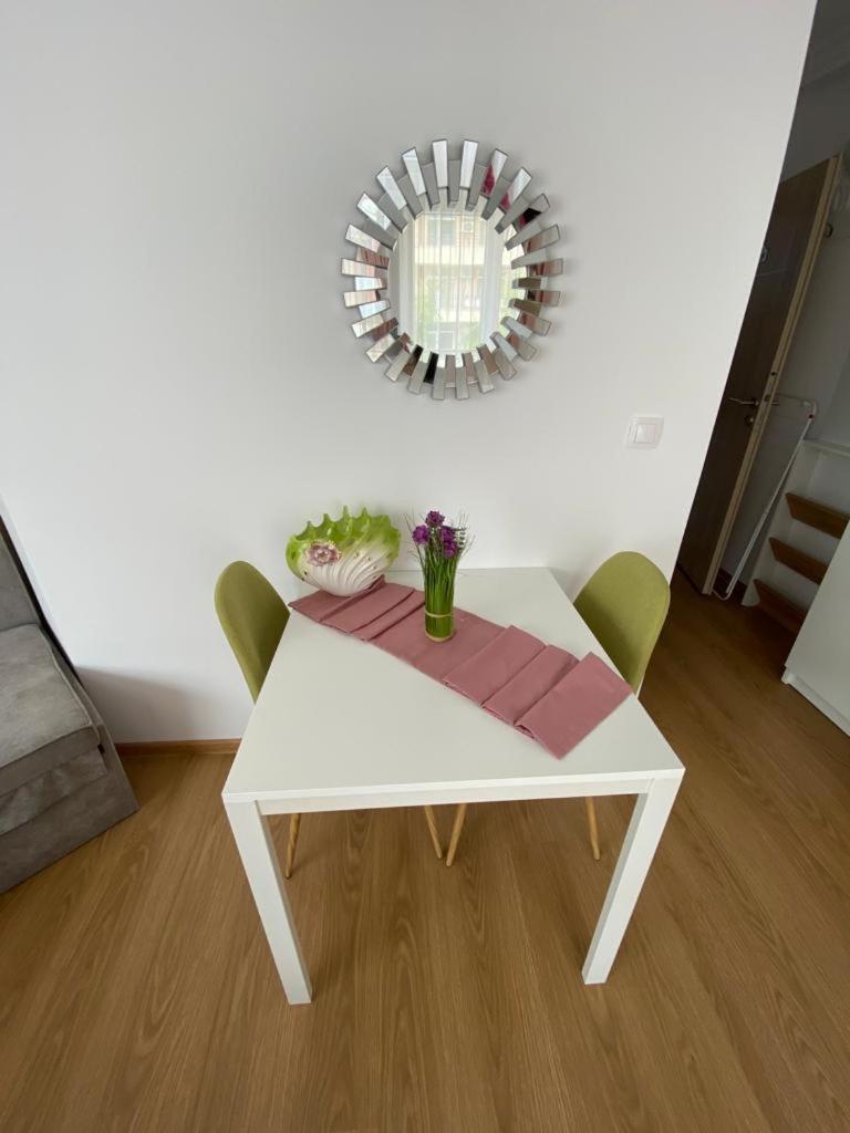 Sunny studio in Sweet Home Complex