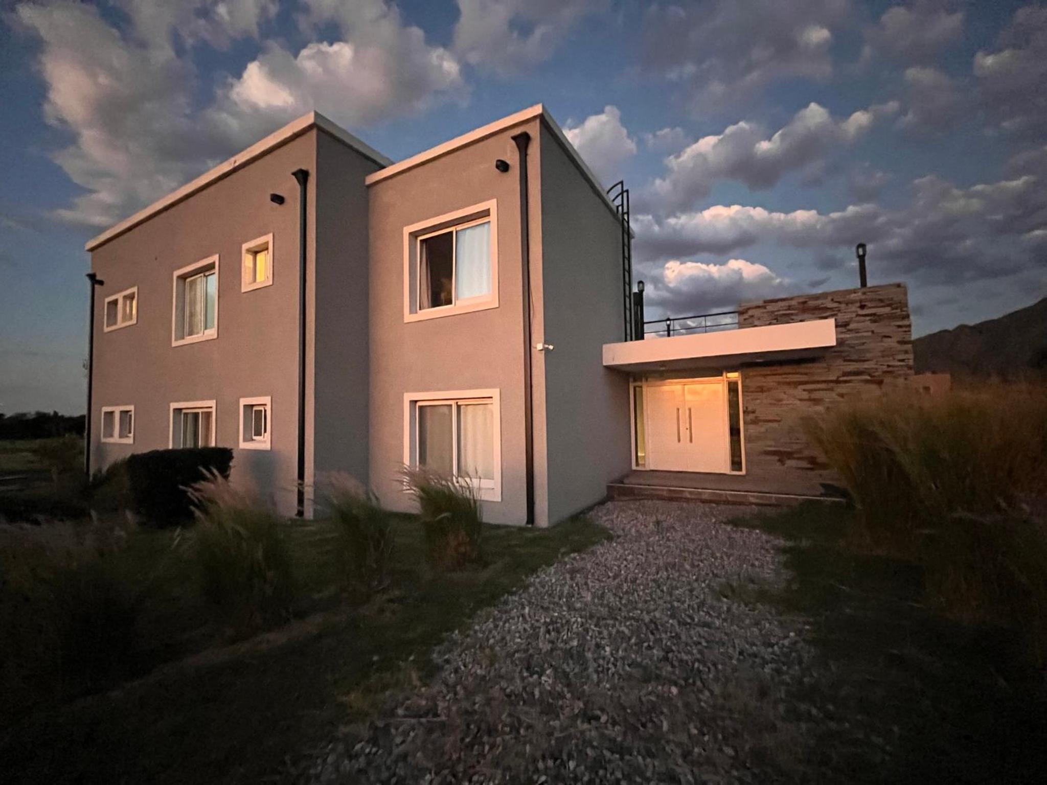 La Americana, casa entre sierras