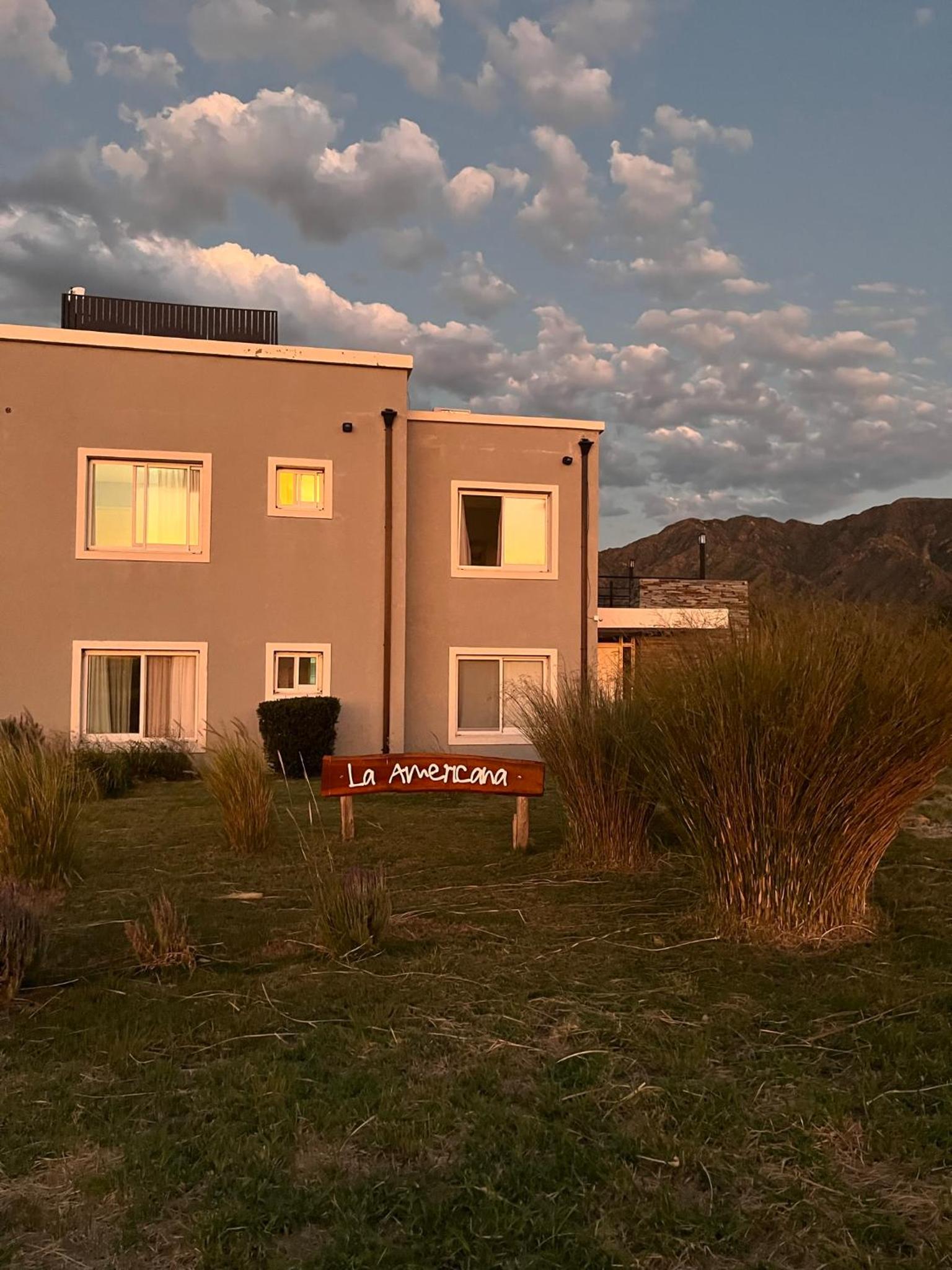 La Americana, casa entre sierras
