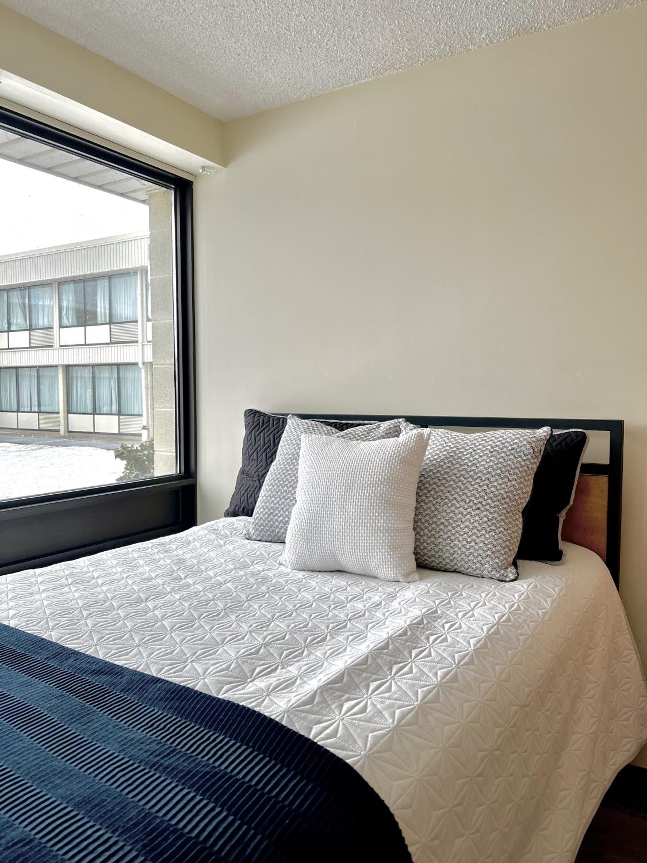 Sarnia Vacations - Residence  Conference Centre - Sarnia - Property Image 6