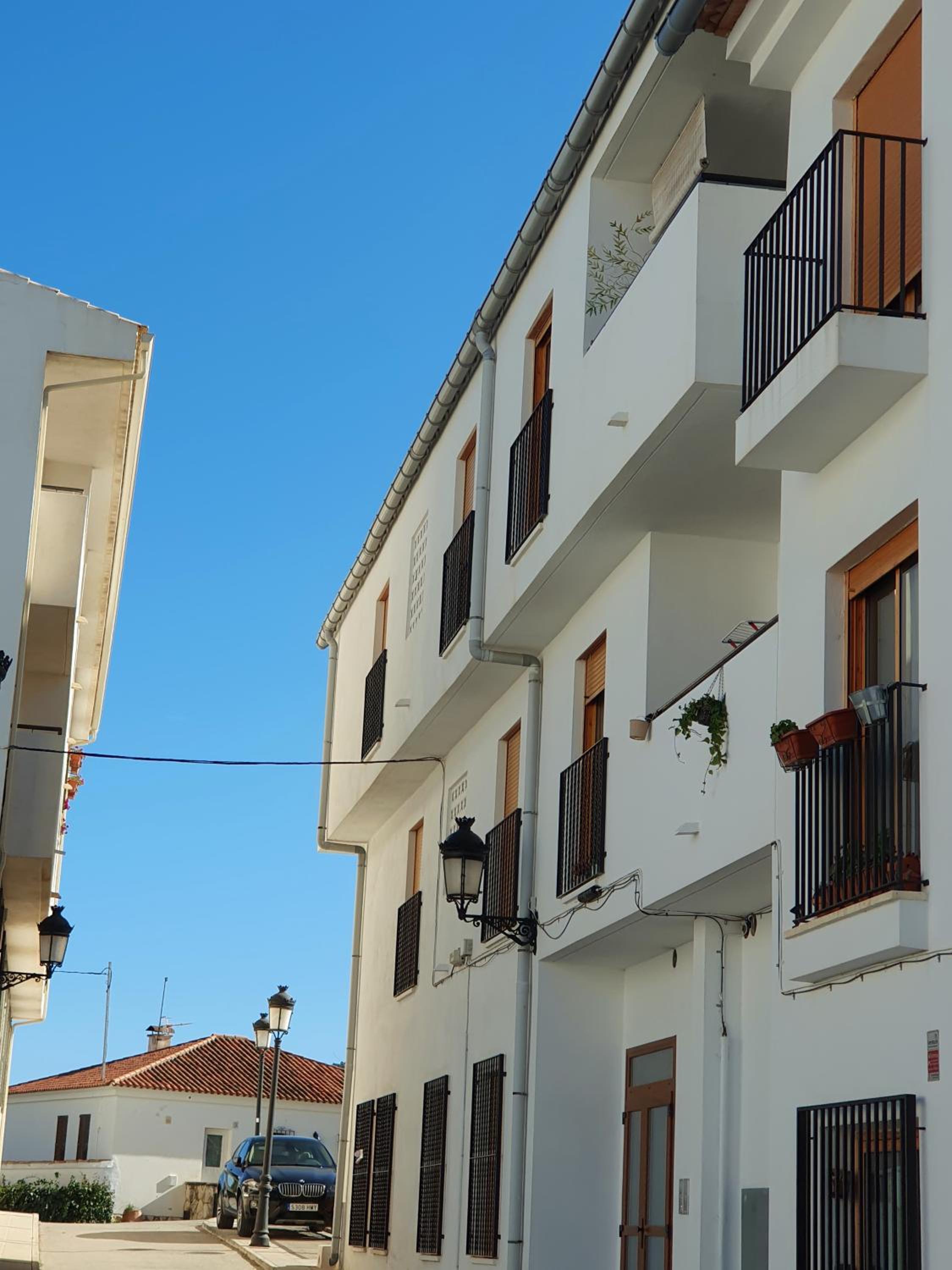 EL ÚNICO apartment with art