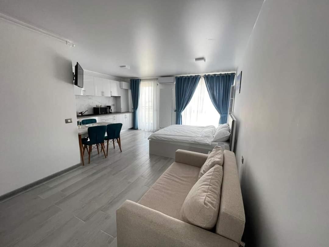 Studiouri Nord 10 - Endless Summer Mamaia Nord Apartaments view 4