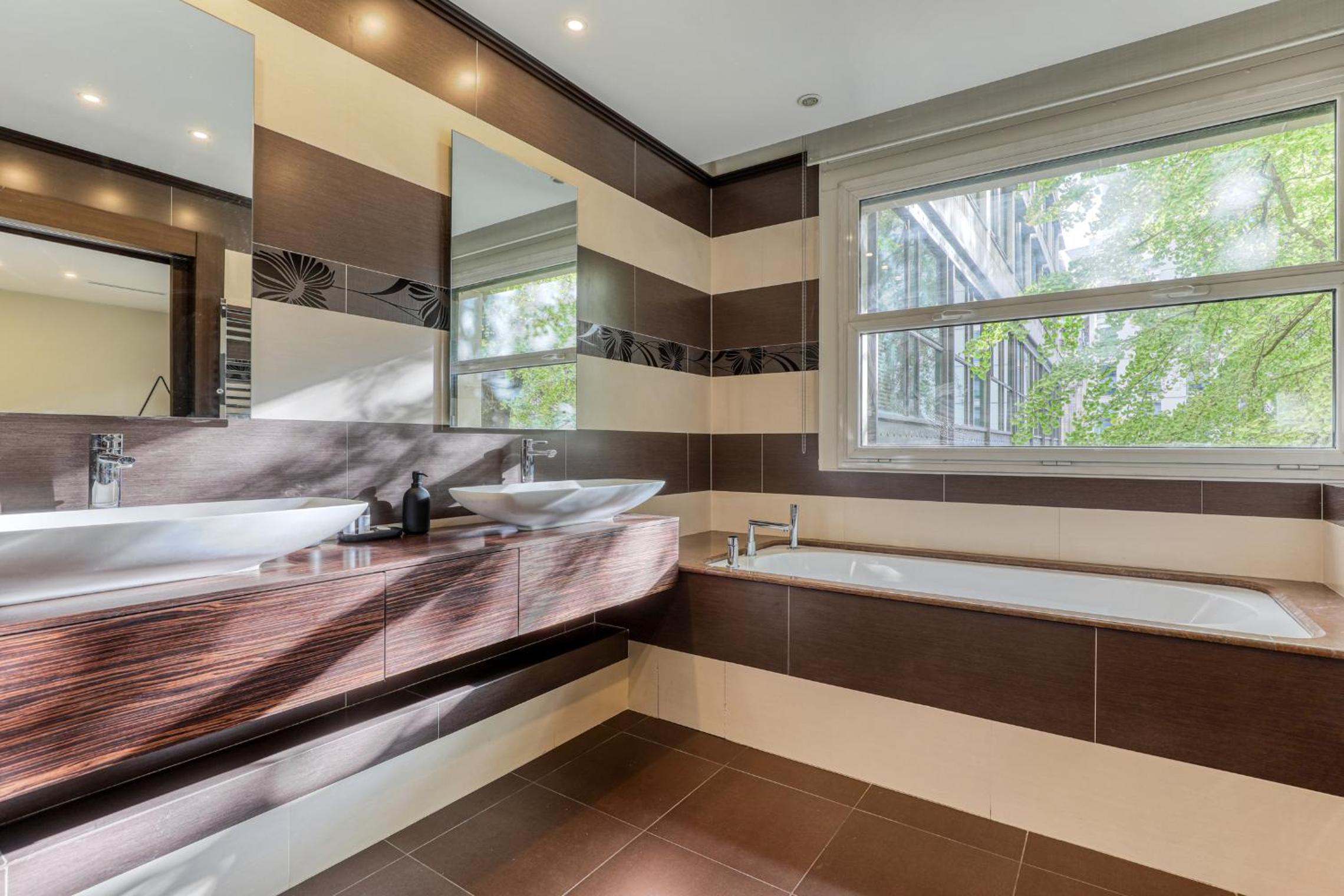 Montaigne Executive Suite