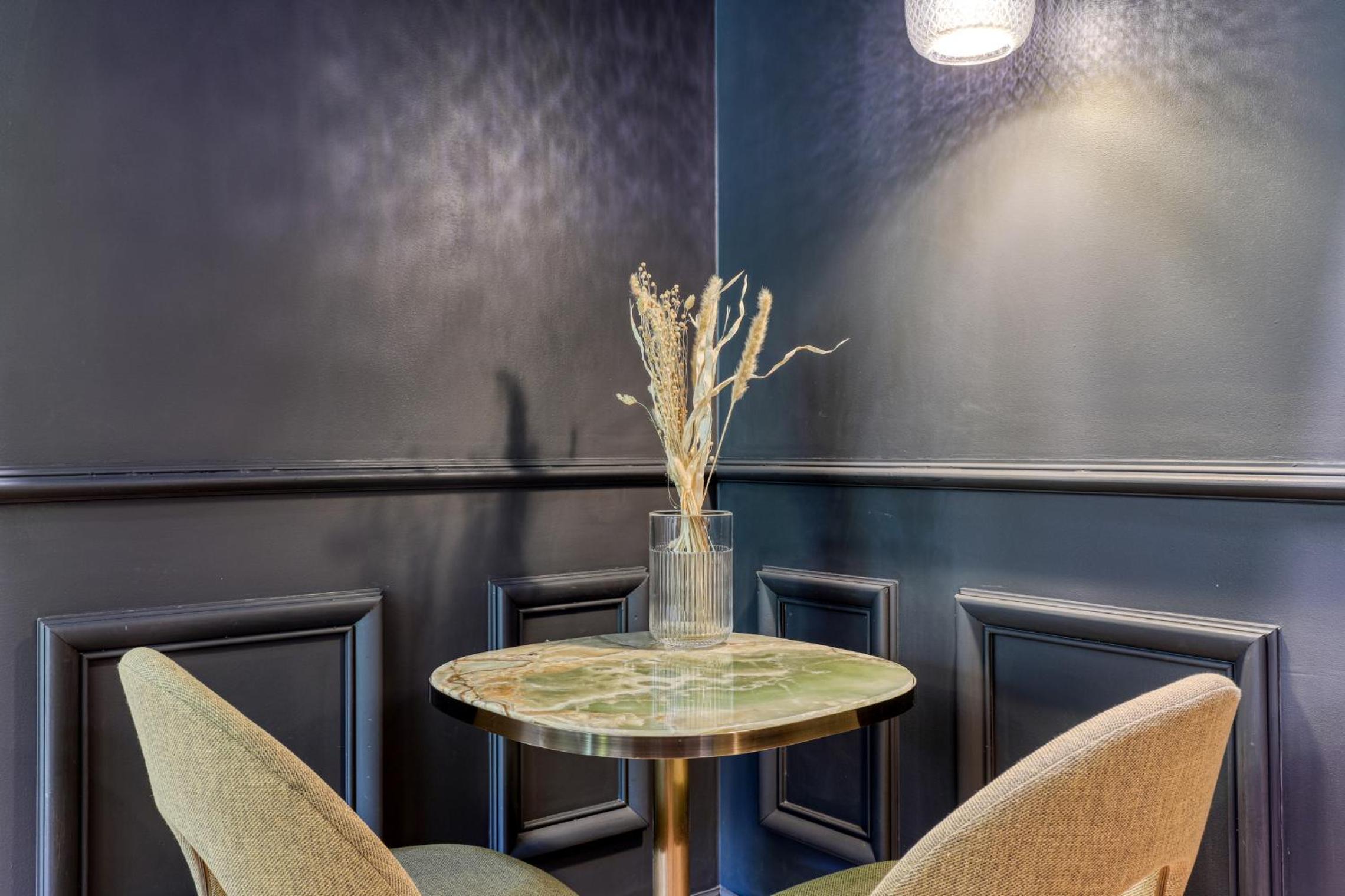 Montaigne Executive Suite