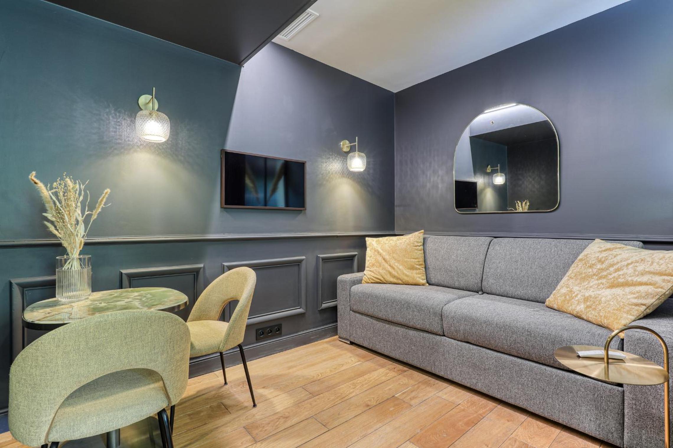 Montaigne Executive Suite