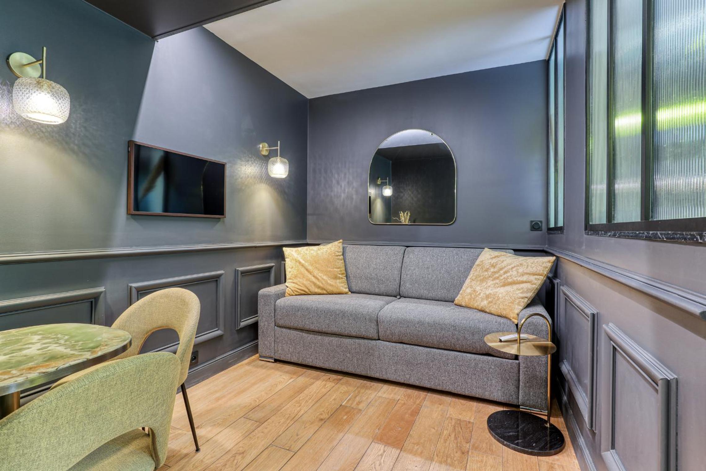 Montaigne Executive Suite