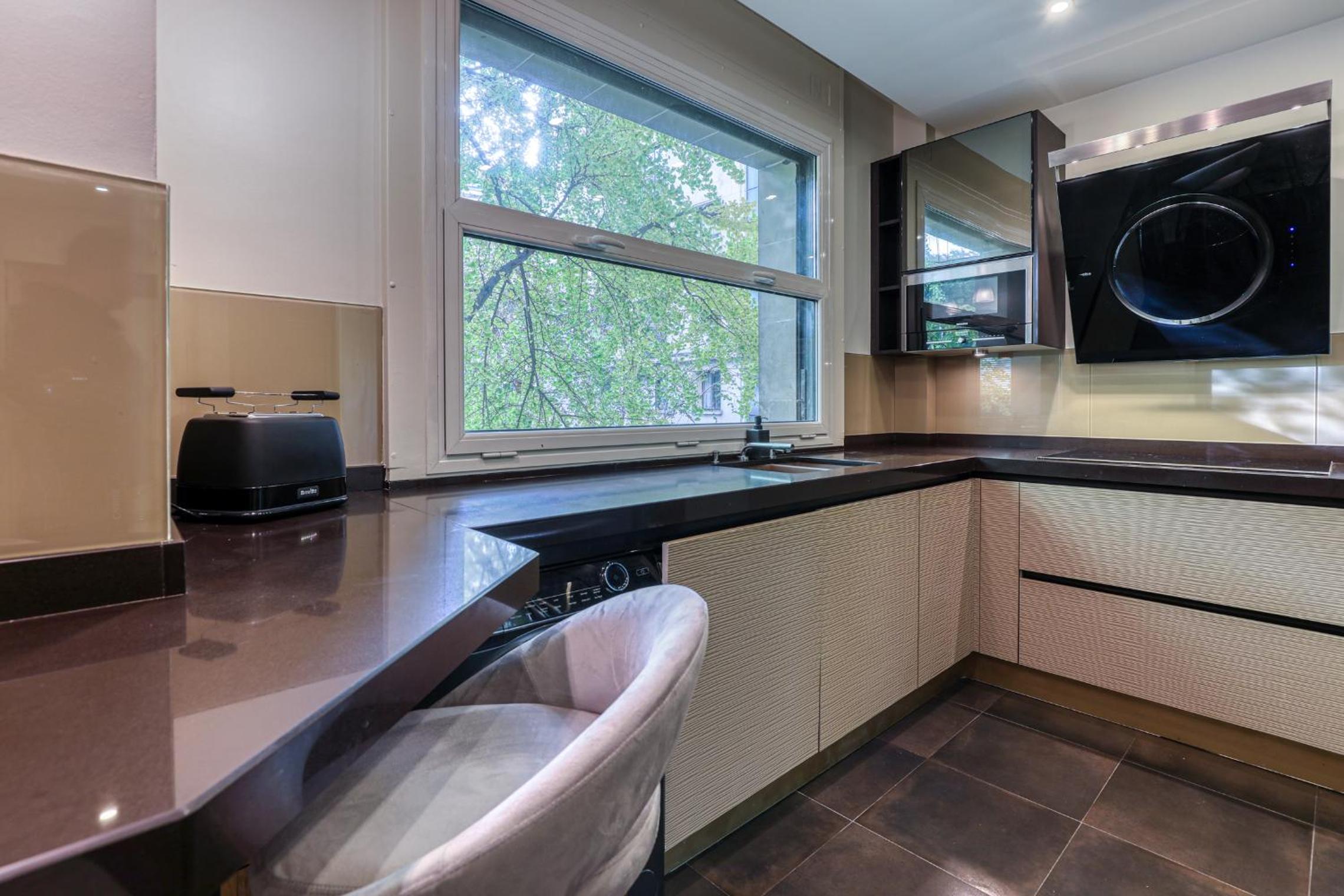 Montaigne Executive Suite