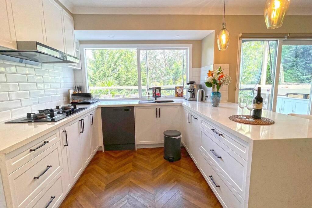Charming 6 BRM Villa in Melbourne Mullum Mullum Precinct