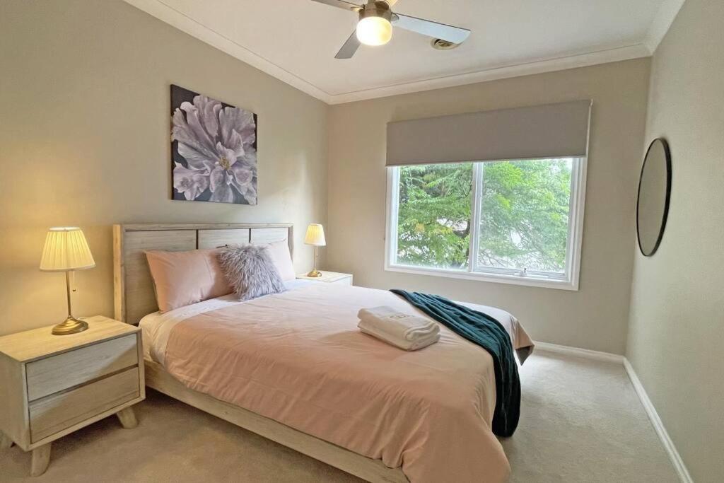 Charming 6 BRM Villa in Melbourne Mullum Mullum Precinct