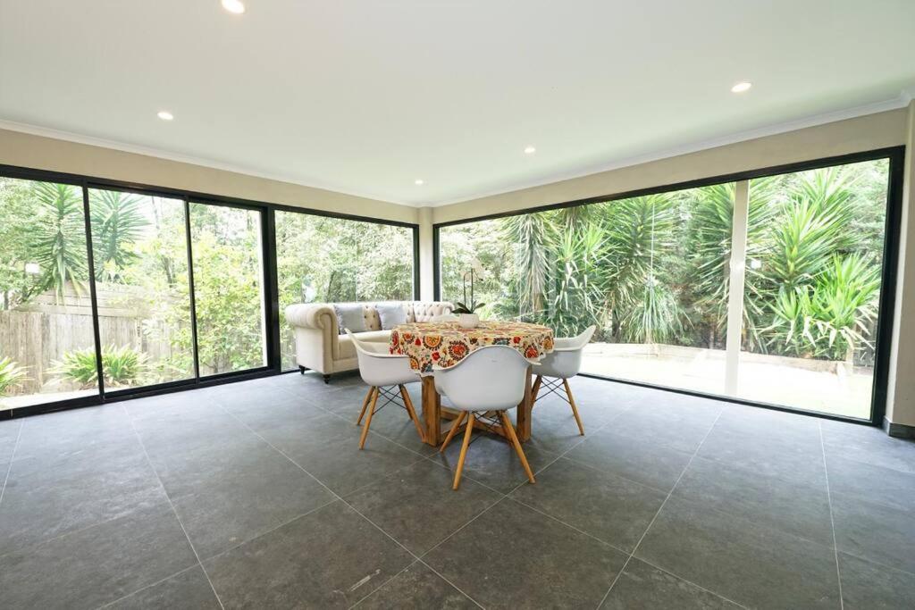 Charming 6 BRM Villa in Melbourne Mullum Mullum Precinct
