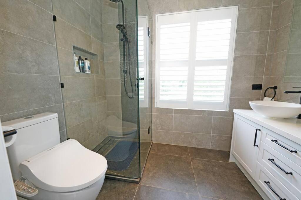 Charming 6 BRM Villa in Melbourne Mullum Mullum Precinct