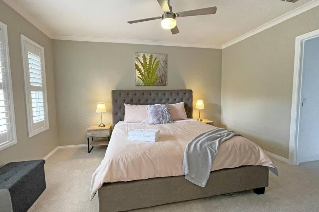 Charming 6 BRM Villa in Melbourne Mullum Mullum Precinct