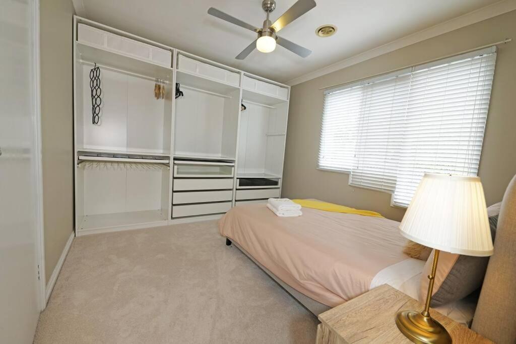 Charming 6 BRM Villa in Melbourne Mullum Mullum Precinct
