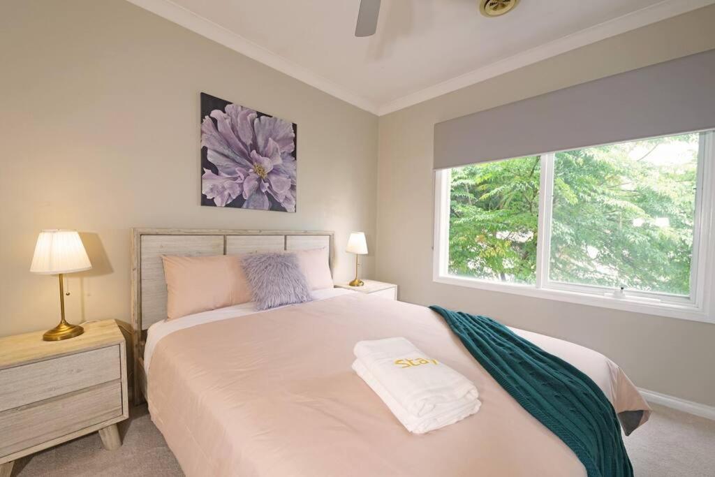 Charming 6 BRM Villa in Melbourne Mullum Mullum Precinct