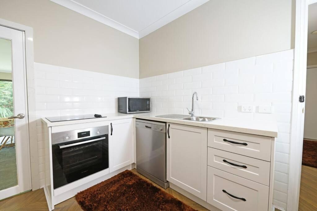 Charming 6 BRM Villa in Melbourne Mullum Mullum Precinct
