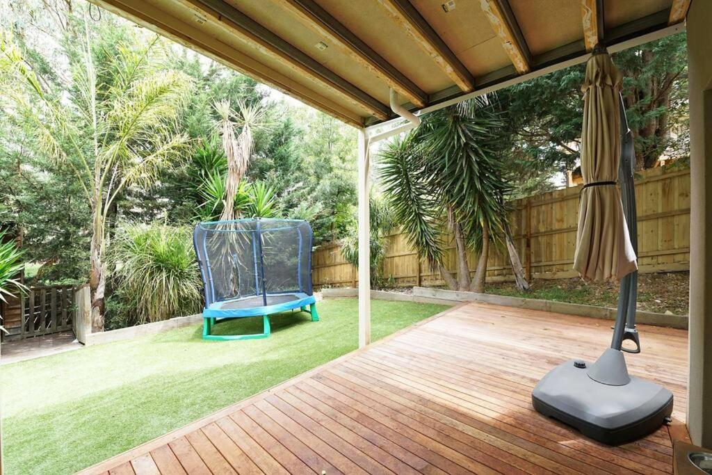 Charming 6 BRM Villa in Melbourne Mullum Mullum Precinct