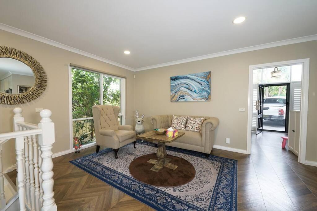 Charming 6 BRM Villa in Melbourne Mullum Mullum Precinct