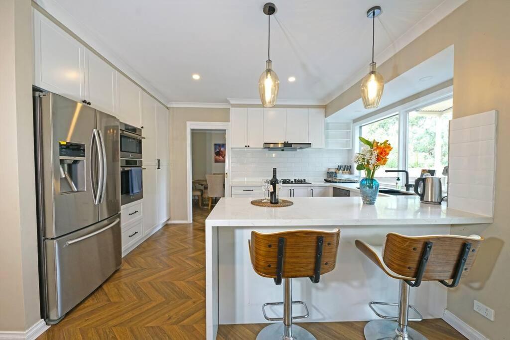 Charming 6 BRM Villa in Melbourne Mullum Mullum Precinct
