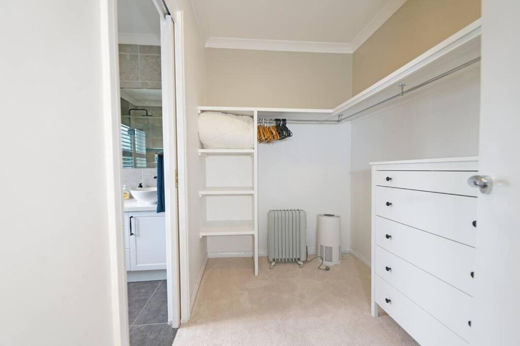 Charming 6 BRM Villa in Melbourne Mullum Mullum Precinct