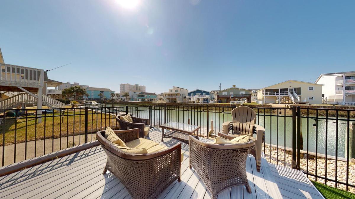 NEW Channel Home on the water- Newly Renovated 2023! Boat Ramp home view 2