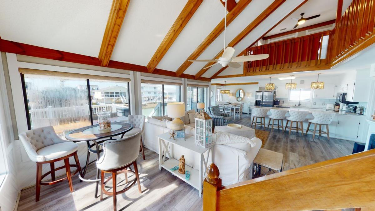 NEW Channel Home on the water- Newly Renovated 2023! Boat Ramp home view 5