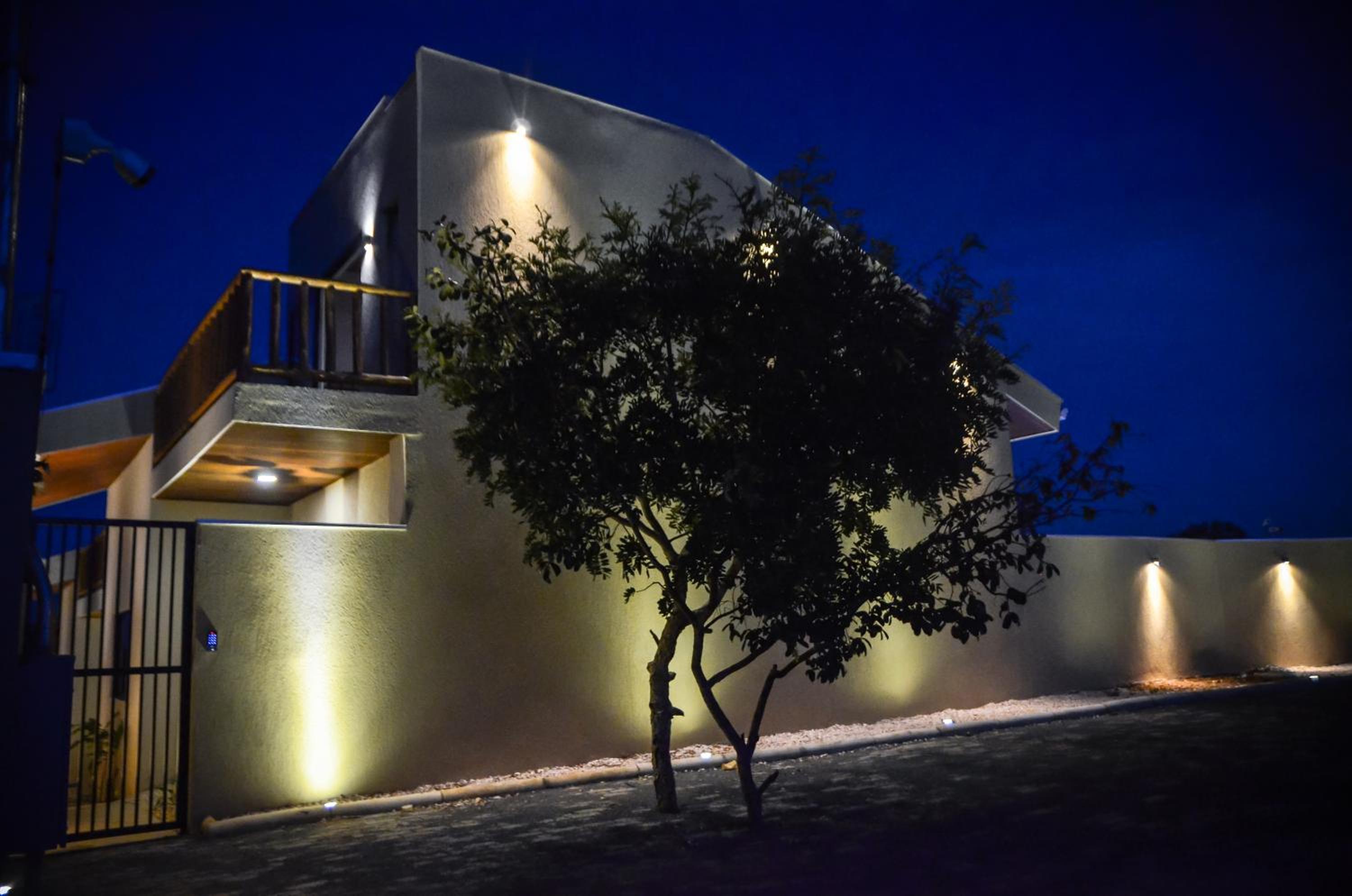 Vila Astra - jacuzzi gigante, telão 120 polegadas, próximo de tudo